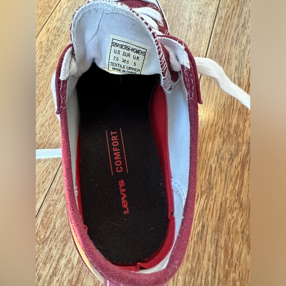 Levi’s comfort burgundy low top sneakers in very good condition - Picture 7 of 8